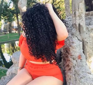 Como cuidar do cabelo preto? 4 dicas para mantê-lo bonito e saudável