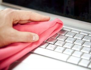 Como limpar e higienizar objetos, sapatos, roupas, eletrônicos e alimentos para evitar o Coronavírus (COVID-19)