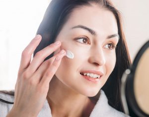 O que é comedogênico e não comedogênico nos cuidados com a pele? Rotina de Skincare