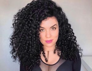 Quando cortar o cabelo (cacheado ou liso)? 3 sinais de que é a hora certa