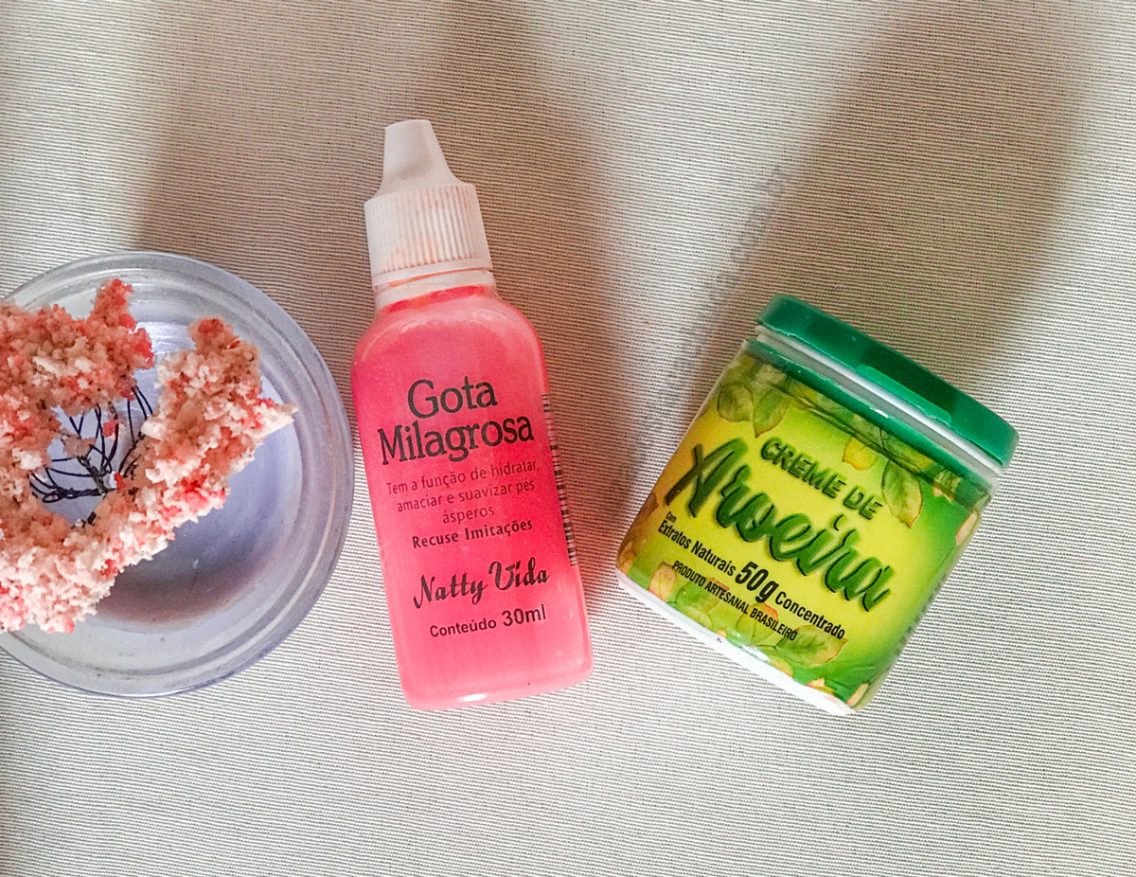 Creme de Aroeira contra pés Rachados e Ressecados ou Gota Milagrosa: qual deixa o pé mais liso e hidratado?