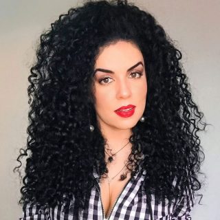 3 formas de usar Tiara de Cabelo para compor o look (inclusive fora do cabelo!):