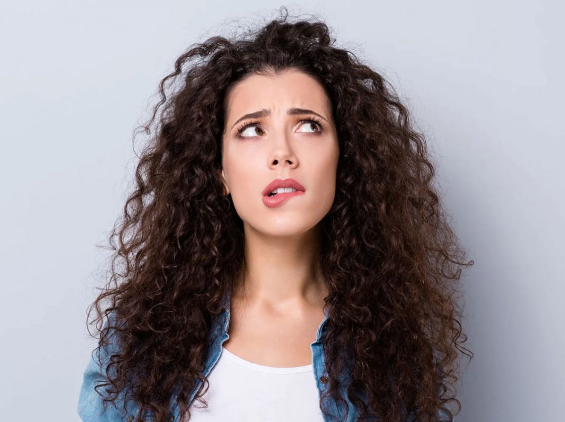 O que é cabelo poroso e como descobrir se o meu está sofrendo com porosidade?