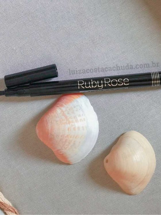 Testei Delineador Preto Ruby Rose à prova d´água: é bem pigmentada? Faz um delineado gatinho perfeito?