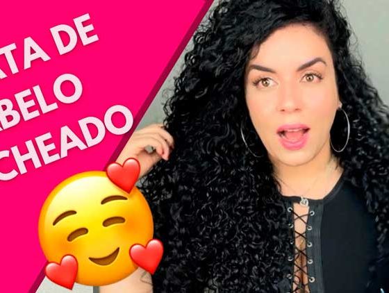 Me sinto desarrumada com o cabelo cacheado e arrumada com o cabelo liso alisado