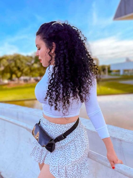 Cabeleireiro especialista em cabelos cacheados e crespos: 3 motivos para procurar esse profissional