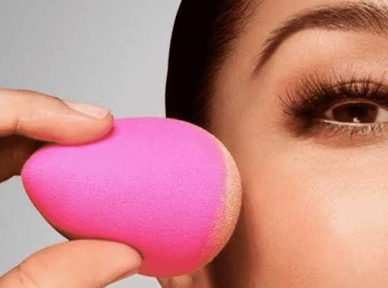 Como lavar a esponja de maquiagem e deixá-la totalmente limpa? Receita caseira!