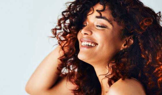 Qual é o melhor shampoo para desembaraçar o cabelo cacheado?