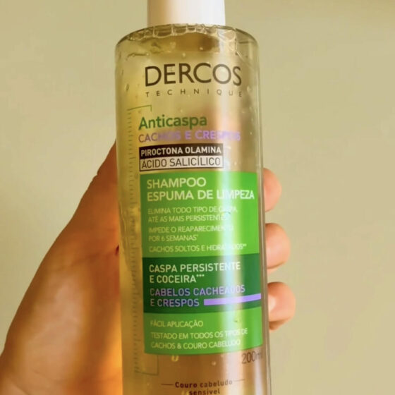 Caspa e Coceira no Couro cabeludo: Resenha Dercos Shampoo Anticaspa Cachos e Crespos